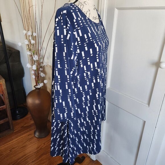 Alfani Three Quarter Sleeves Navy and White Stretch Top Sz XL - Picture 4 of 10